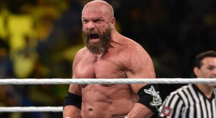 Por problemas cardiacos se retira de la lucha Triple H