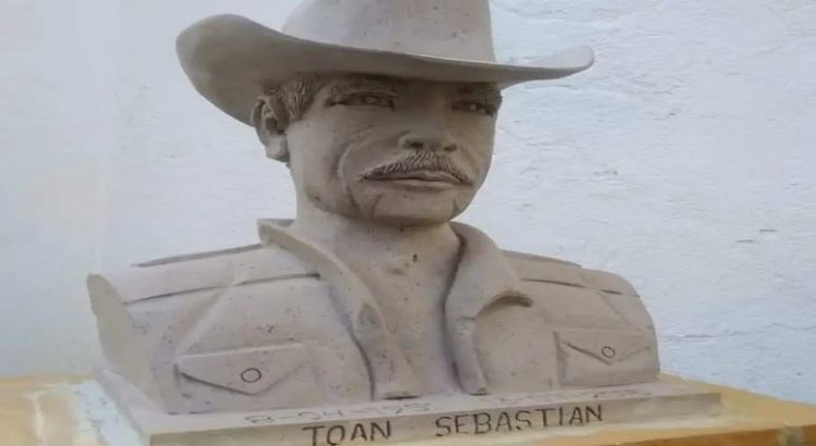 A José Manuel Figueroa no le gusto busto de Joan Sebastian
