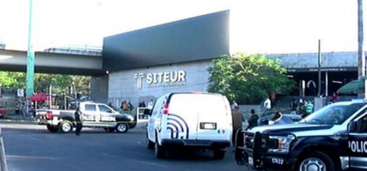 Madre entrega a hijo delincuente