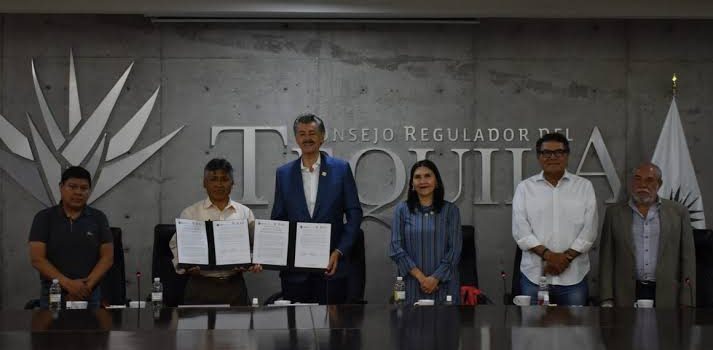 Jalisco y Bolivia asignan acuerdo de protección del tequila y la quinua