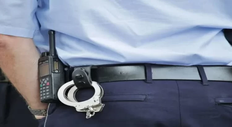 Hombre que se hacía pasar por policía de Jalisco es detenido