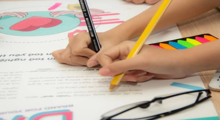 Invitan a estudiantes de Jalisco a estudiar inglés de forma gratuita