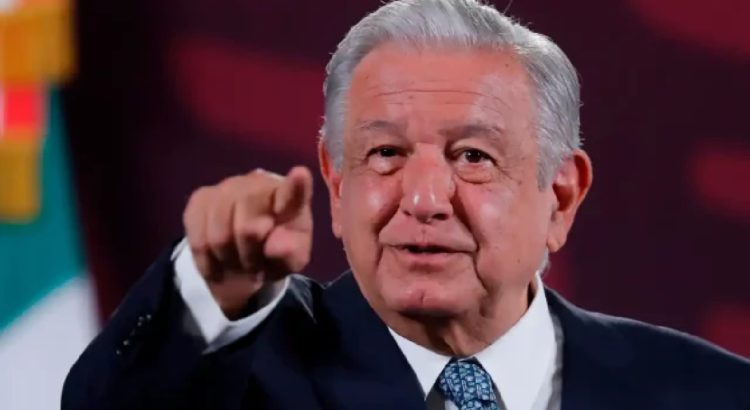 AMLO justifica difusión de datos personales de María Amparo Casar