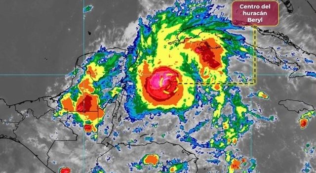 Sube «Beryl» a categoría 3 y mantiene trayectoria hacia Quintana Roo