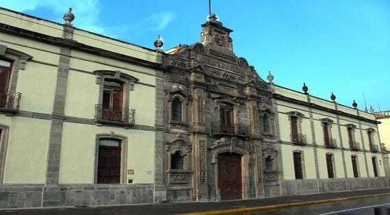 Vinculan a exsecretario del Supremo Tribunal de Justicia de Jalisco por carecer de título profesional