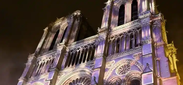 Notre Dame reabre sus puertas tras cinco años