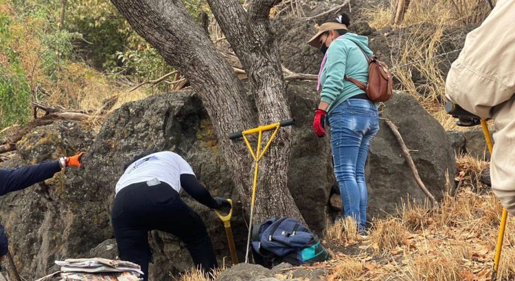 Autoridades mexicanas recuperan 24 cadáveres de fosa clandestina en Jalisco