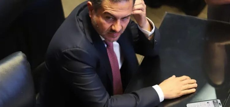 Yunes Márquez se “desafilia” de Morena