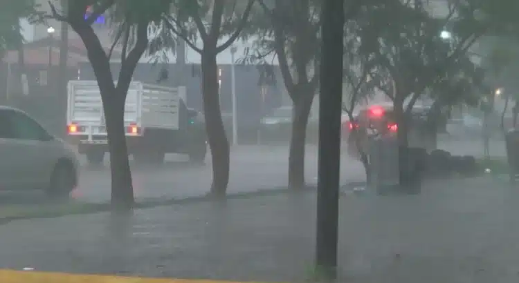 ¡No olvides tu paraguas! Pronostican chubascos y fuertes vientos en Jalisco para este martes