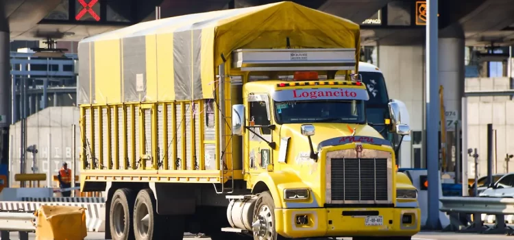 Transportistas de Jalisco exigen mayor seguridad ante aumento de asaltos y robos Transportistas de Jalisco exigen mayor seguridad ante aumento de asaltos y robos