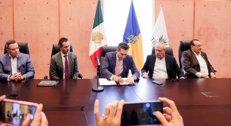Gobierno de Jalisco y CRT firman convenio para proteger e impulsar el tequila