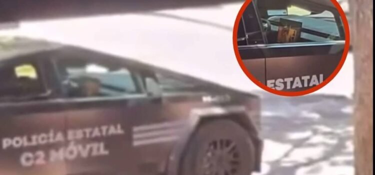 Policía de Jalisco usa patrulla Cybertruck para ver películas