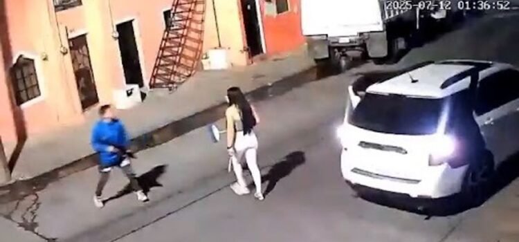 Sujeto ataca a mujer con fusil en Guadalajara y huye