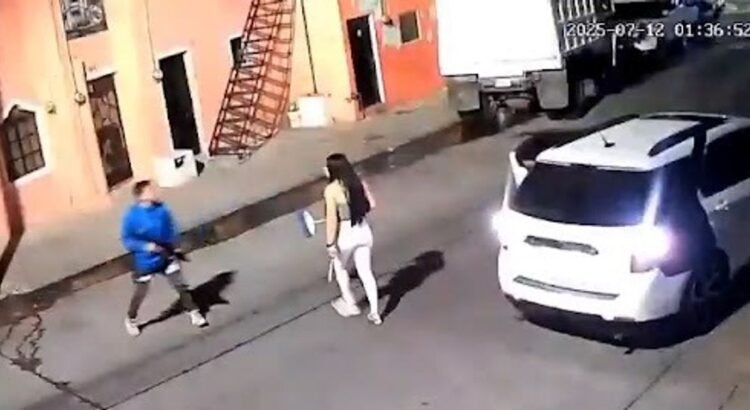 Sujeto ataca a mujer con fusil en Guadalajara y huye