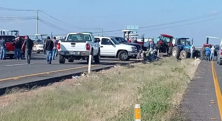 Agricultores de Jalisco amenazan con bloqueos ante falta de respuesta del gobierno Agricultores de Jalisco amenazan con bloqueos ante falta de respuesta del gobierno