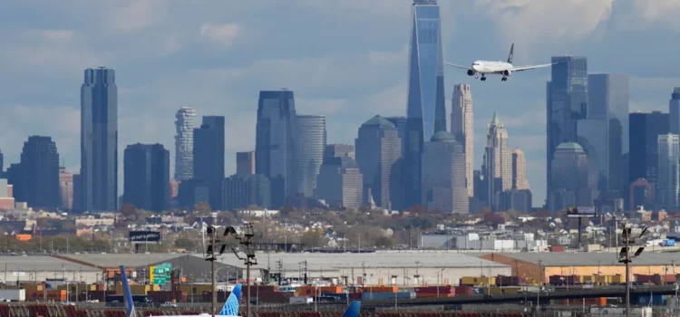 Aerolíneas de EU aceleran las cancelaciones de vuelos debido al cierre del gobierno Aerolíneas de EU aceleran las cancelaciones de vuelos debido al cierre del gobierno