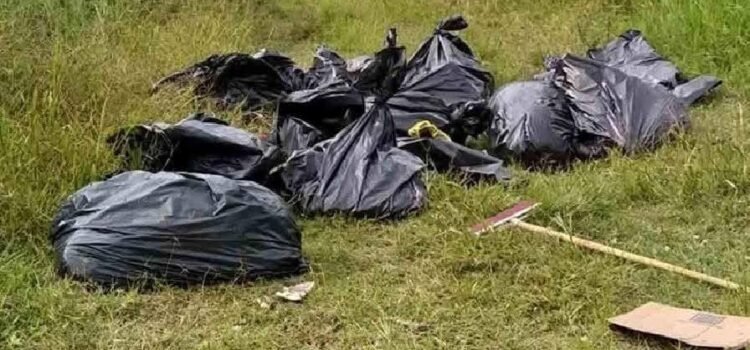 Encuentran más de 400 bolsas con restos humanos en Zapopan, a pocos kilómetros del Estadio Akron Encuentran más de 400 bolsas con restos humanos en Zapopan, a pocos kilómetros del Estadio Akron