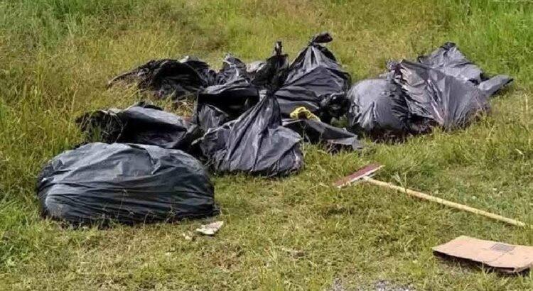 Encuentran más de 400 bolsas con restos humanos en Zapopan, a pocos kilómetros del Estadio Akron Encuentran más de 400 bolsas con restos humanos en Zapopan, a pocos kilómetros del Estadio Akron