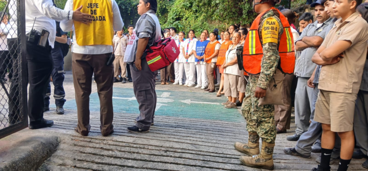 Simulación de tsunami moviliza a decenas de miles en las costas de Jalisco Simulación de tsunami moviliza a decenas de miles en las costas de Jalisco